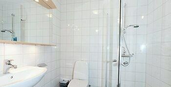 Uppsala Vandrarhem & Hotel ストックホルム エクステリア 写真